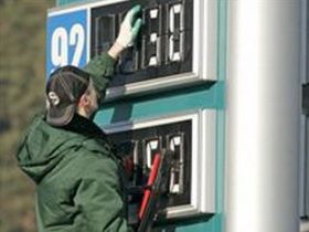 Цены на бензин растут, фото Игоря Гольдберга, Каспаров.Ru