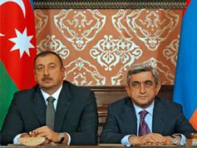 Президент Азербайджана Ильхам Алиев и президент Армении Серж Саркисян. Фото с сайта xronika.az