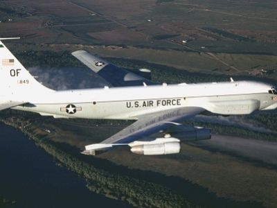 Американский стратегический разведывательный самолет RC-135W. Фото: ytimg.com Американский стратегический разведывательный самолет RC-135W. Фото: ytimg.com